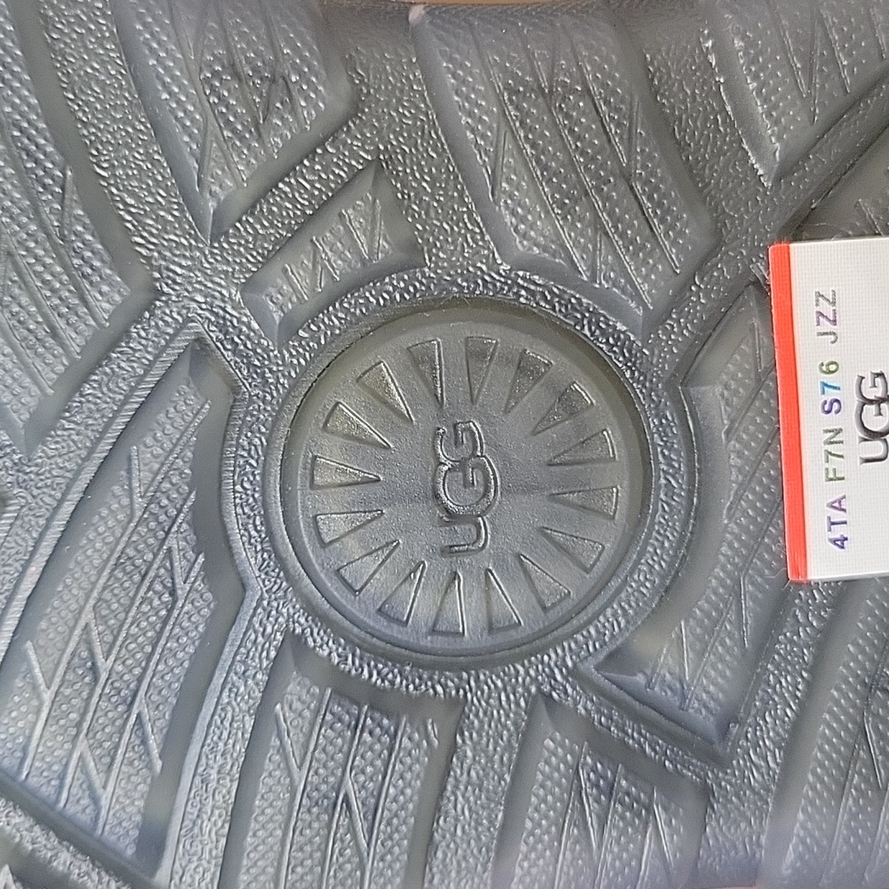 NWT UGG K TASMAN SPORT, SIZE 2 Kids, Black and Gray Color - Picture 7 of 10